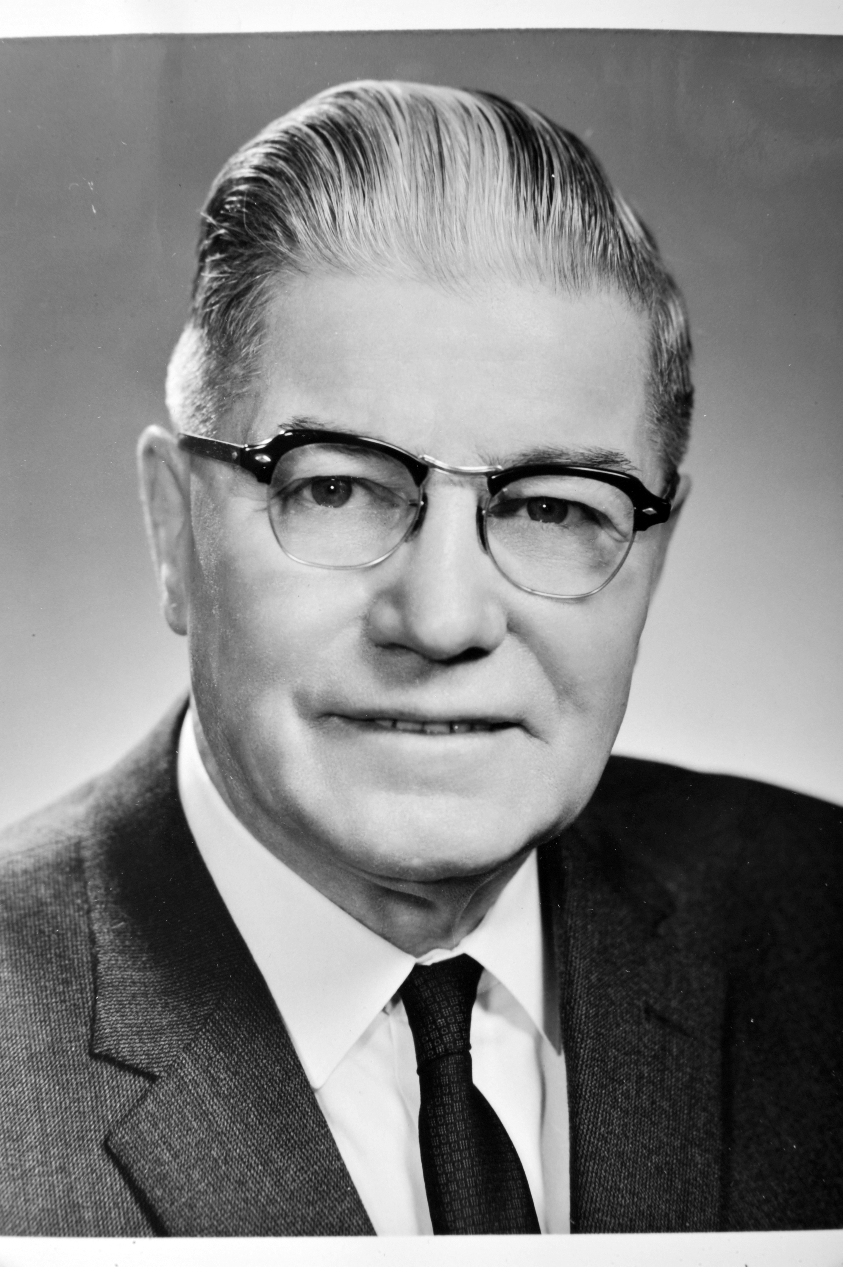D H Miliard photos bios