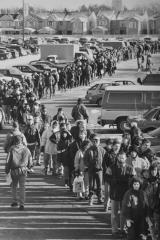 1995 GM Line up for jobs Pickering Unemployment